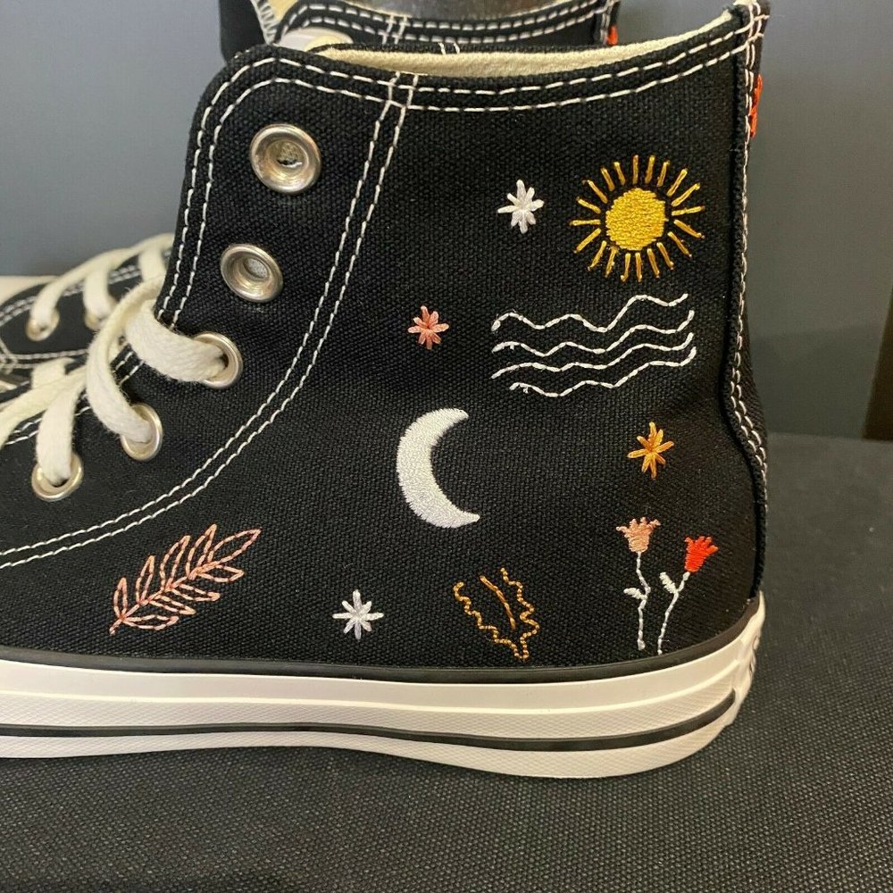 New Women's Converse CTAS 'It's Okay To Wander' - Picture 2 of 4